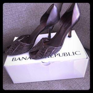 Banana Republic mesh peep toe heels
